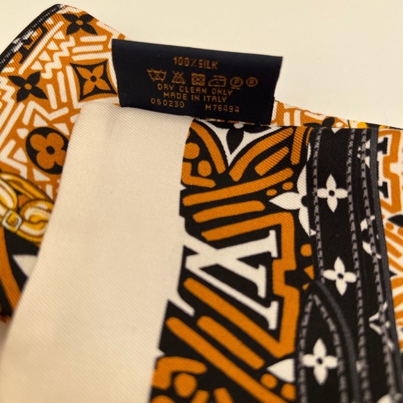LOUIS VUITTON Silk Monogram Crafty Confidential Bandeau Caramel - Picture 6 of 7